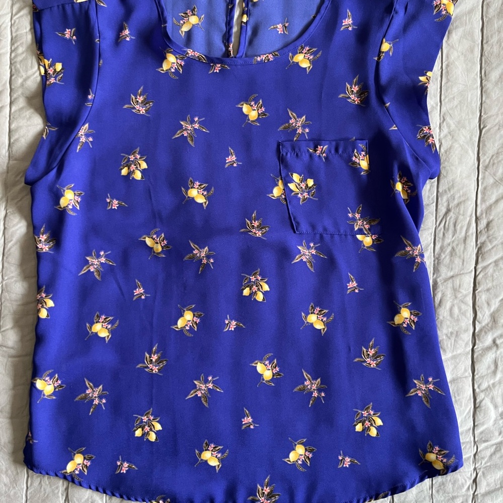 Alice Blue Women's Top with Yellow Floral Pattern